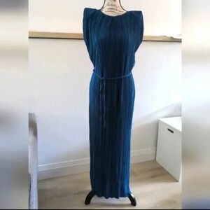 SINCERELY JULES | Women's Blueish/Teal Plisse Cored  Belted Sleeveless M…